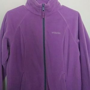 ⭐Traded Off Posh⭐Fleece Columbia Zip Up